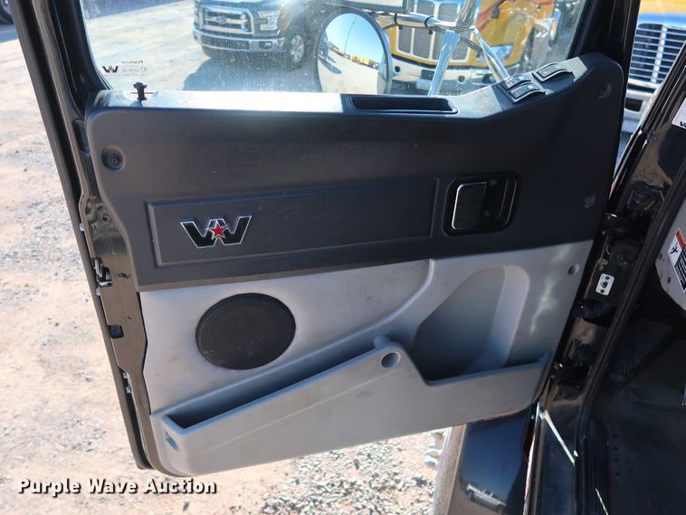 image for item GS9766 2013 Western Star 4900SB semi truck