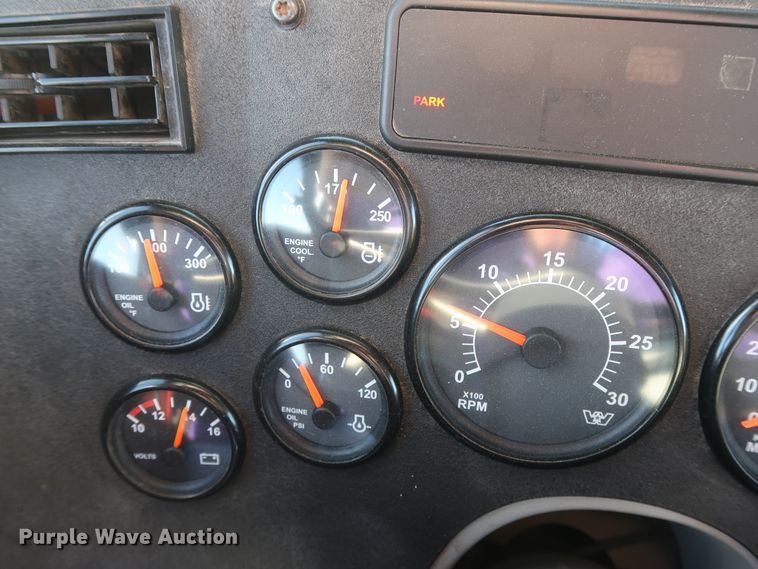 image for item GS9766 2013 Western Star 4900SB semi truck