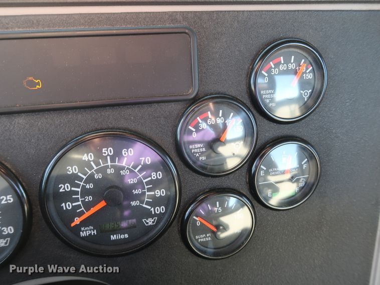 image for item GS9766 2013 Western Star 4900SB semi truck