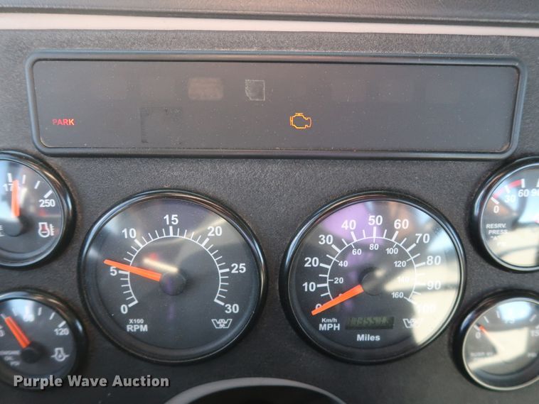 image for item GS9766 2013 Western Star 4900SB semi truck