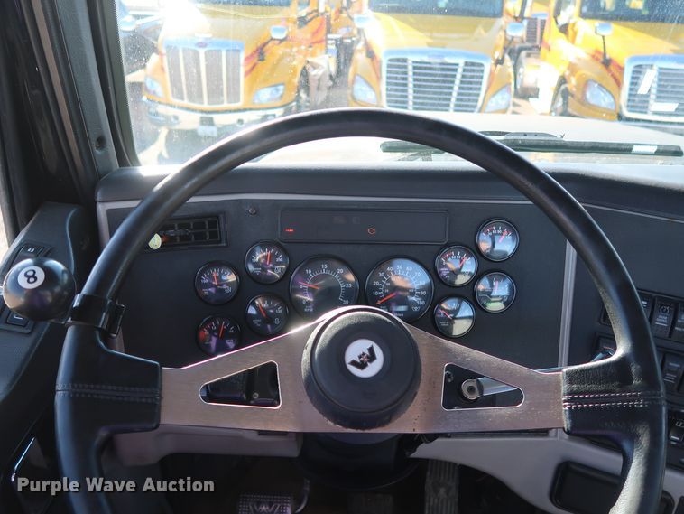 image for item GS9766 2013 Western Star 4900SB semi truck