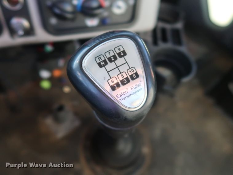 image for item GS9766 2013 Western Star 4900SB semi truck