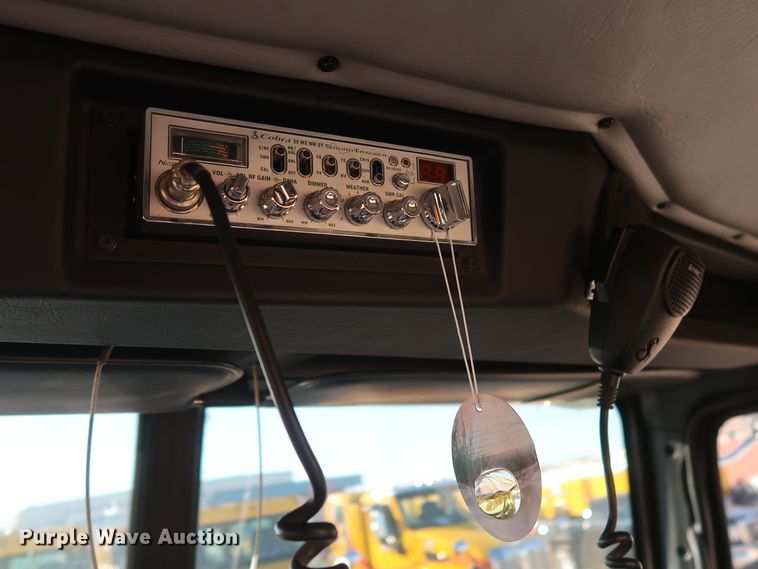 image for item GS9766 2013 Western Star 4900SB semi truck