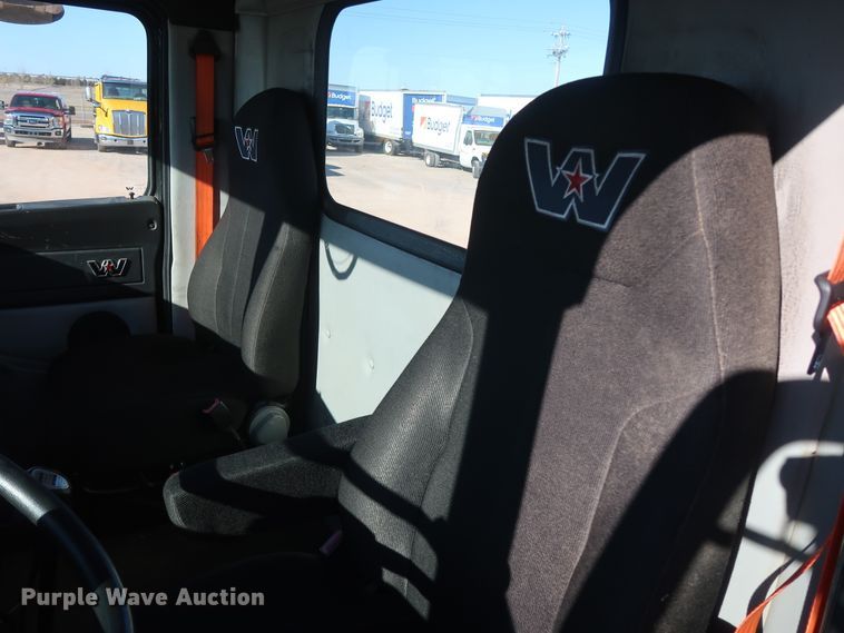 image for item GS9766 2013 Western Star 4900SB semi truck