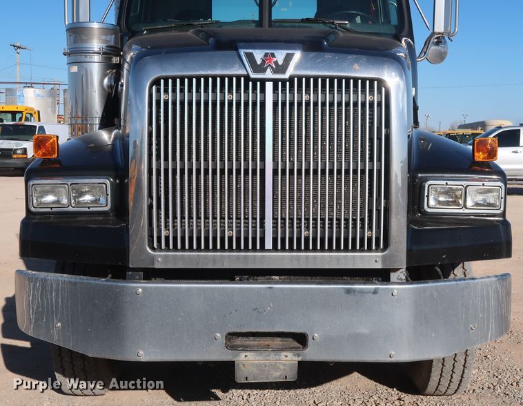 image for item GS9766 2013 Western Star 4900SB semi truck