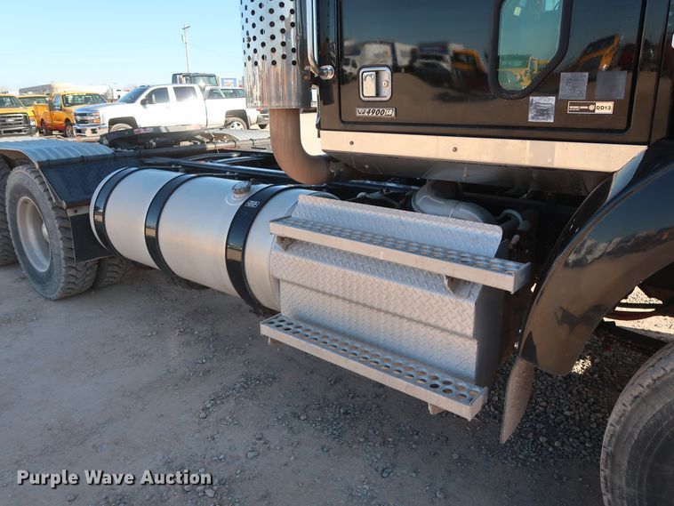 image for item GS9766 2013 Western Star 4900SB semi truck