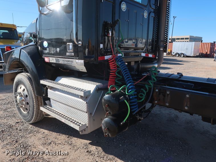 image for item GS9766 2013 Western Star 4900SB semi truck