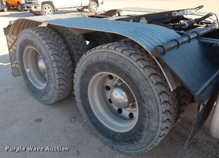 image for item GS9766 2013 Western Star 4900SB semi truck