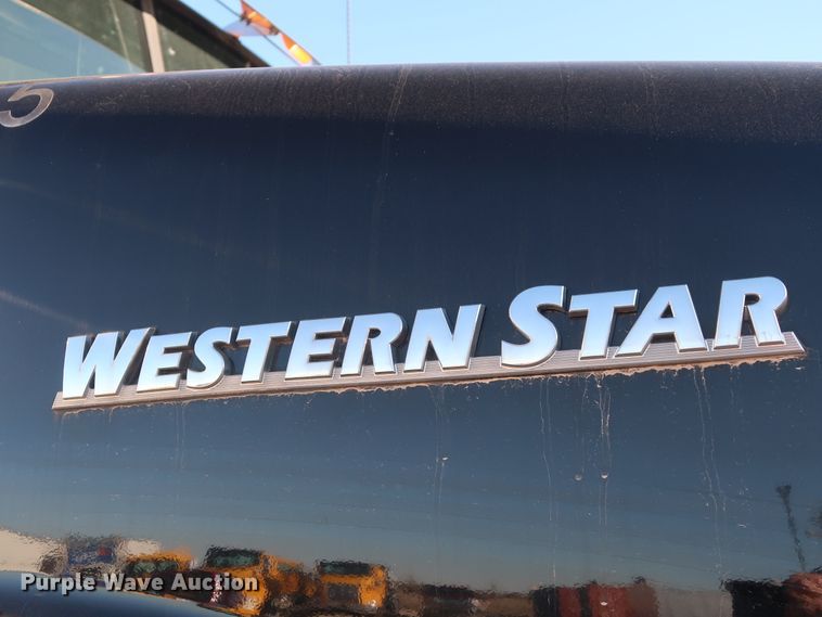 image for item GS9766 2013 Western Star 4900SB semi truck