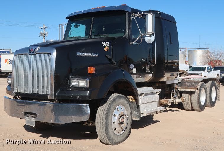 image for item GS9767 2013 Western Star 4900SB semi truck