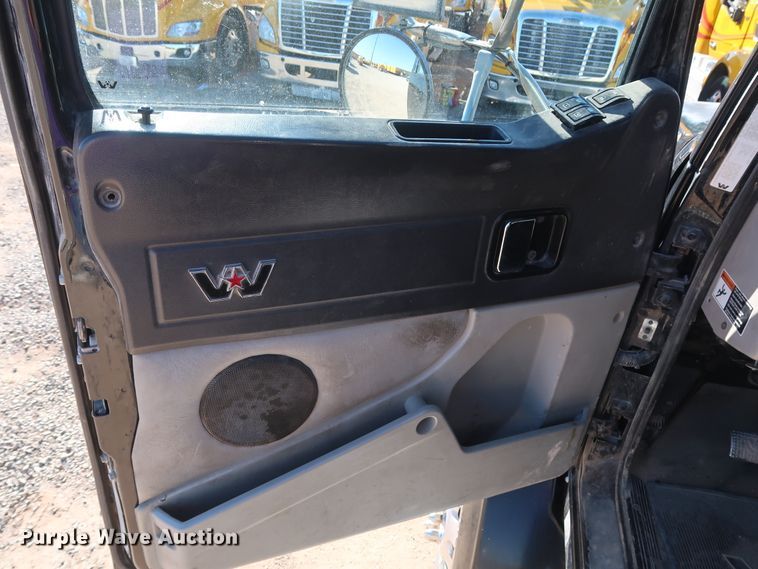 image for item GS9767 2013 Western Star 4900SB semi truck