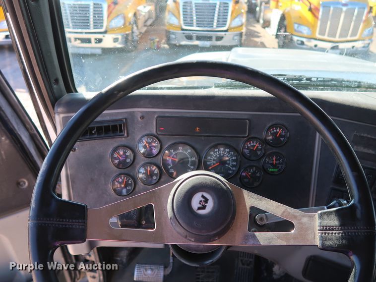 image for item GS9767 2013 Western Star 4900SB semi truck