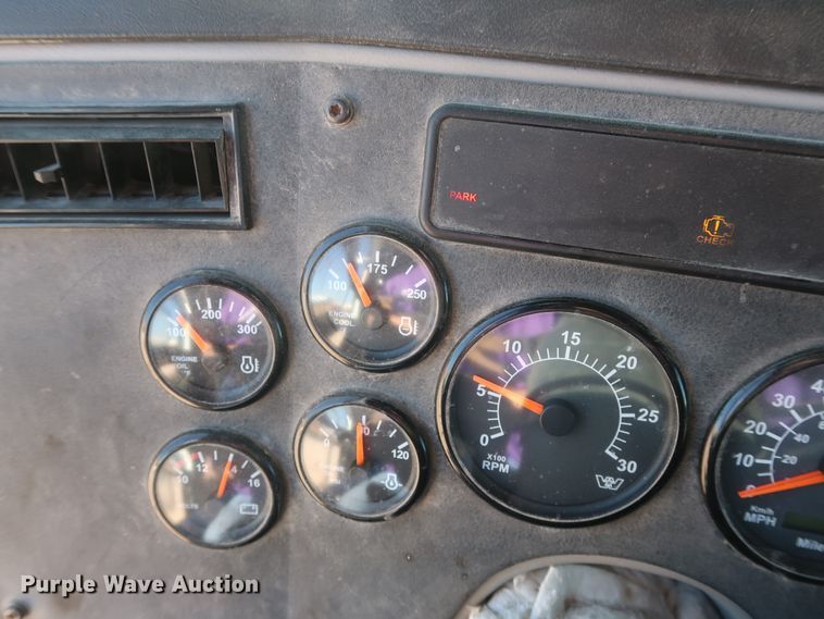 image for item GS9767 2013 Western Star 4900SB semi truck