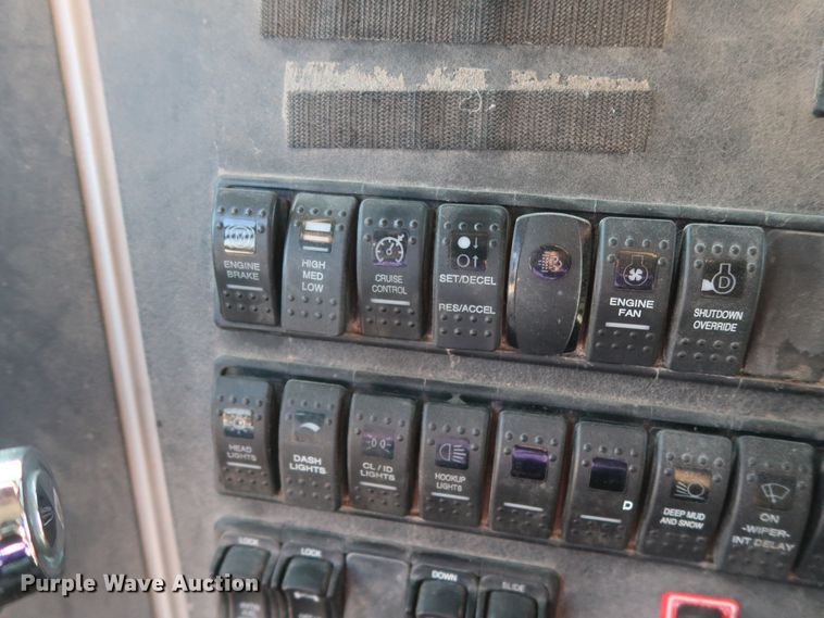 image for item GS9767 2013 Western Star 4900SB semi truck