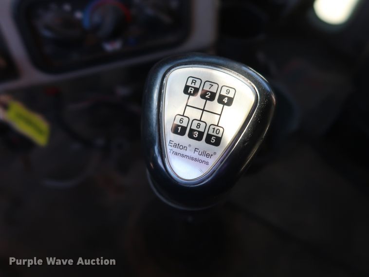 image for item GS9767 2013 Western Star 4900SB semi truck