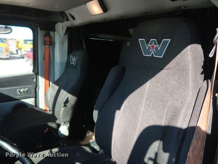 image for item GS9767 2013 Western Star 4900SB semi truck