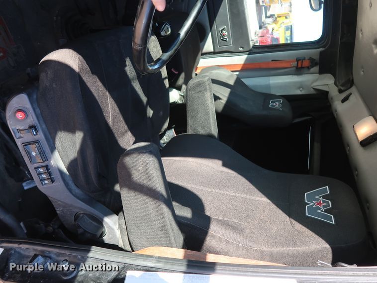 image for item GS9767 2013 Western Star 4900SB semi truck