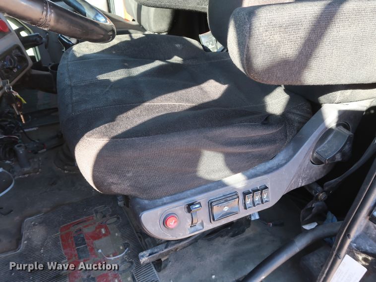 image for item GS9767 2013 Western Star 4900SB semi truck