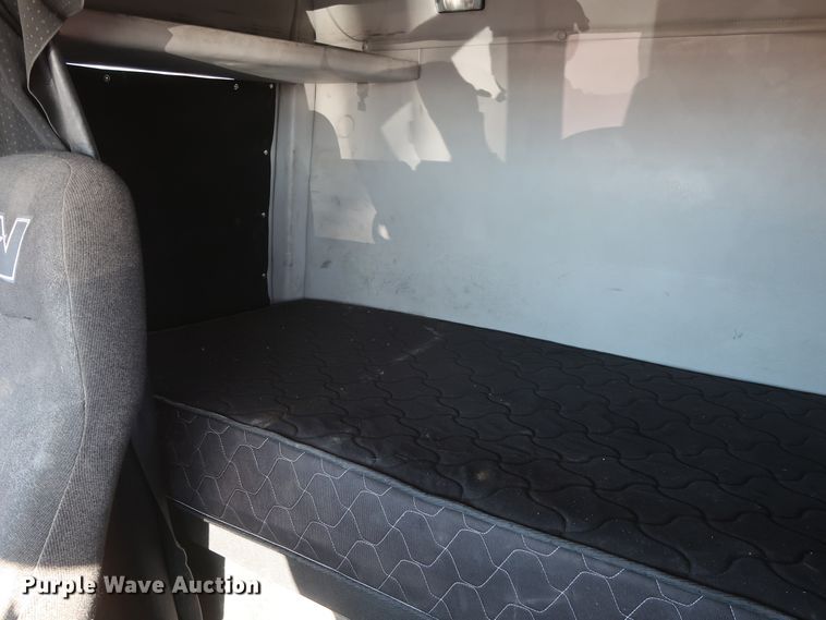 image for item GS9767 2013 Western Star 4900SB semi truck