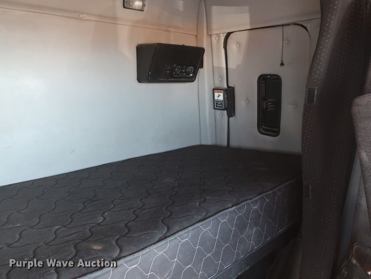 image for item GS9767 2013 Western Star 4900SB semi truck