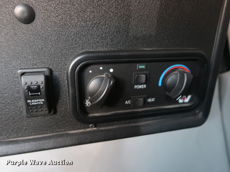 image for item GS9767 2013 Western Star 4900SB semi truck