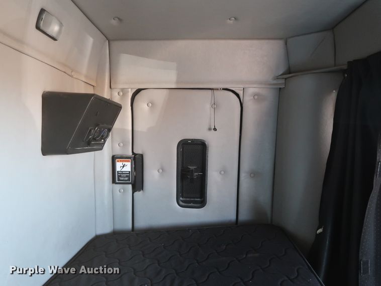 image for item GS9767 2013 Western Star 4900SB semi truck