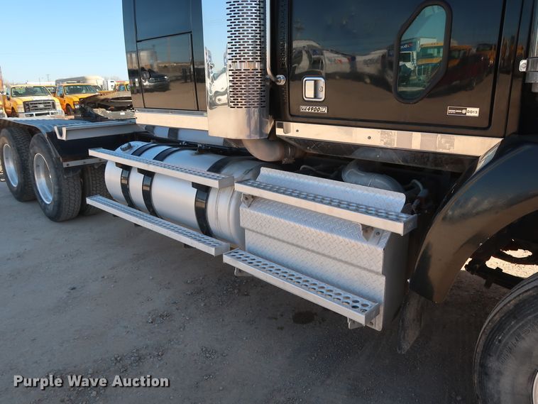 image for item GS9767 2013 Western Star 4900SB semi truck