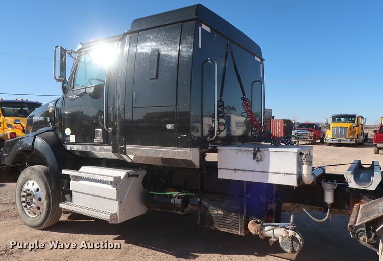 image for item GS9767 2013 Western Star 4900SB semi truck
