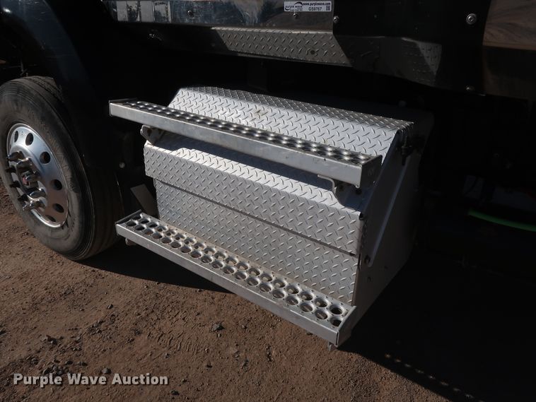 image for item GS9767 2013 Western Star 4900SB semi truck