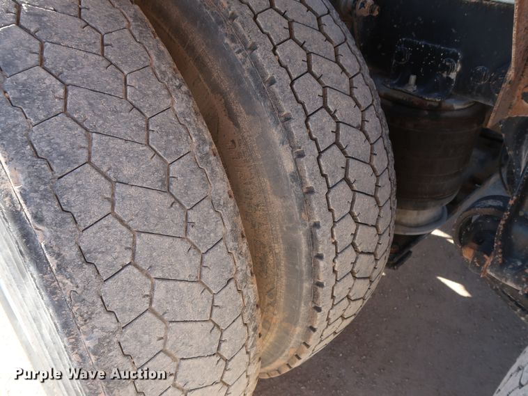 image for item GS9767 2013 Western Star 4900SB semi truck