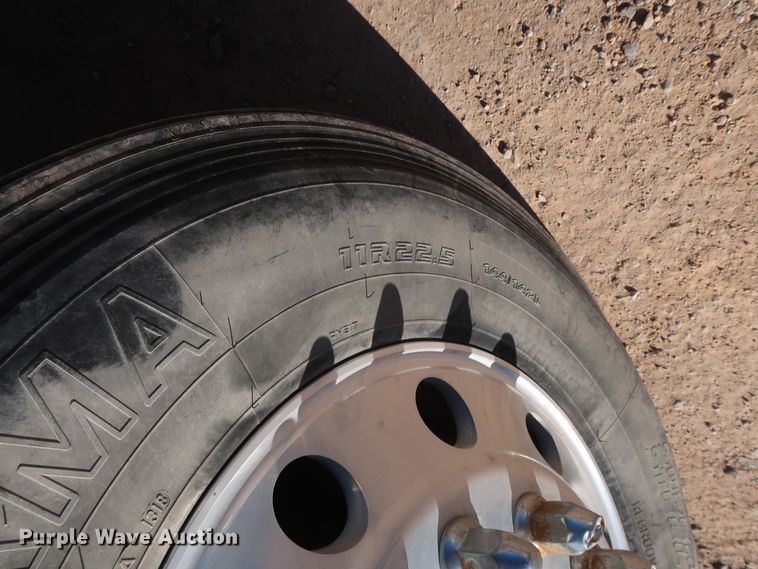 image for item GS9767 2013 Western Star 4900SB semi truck