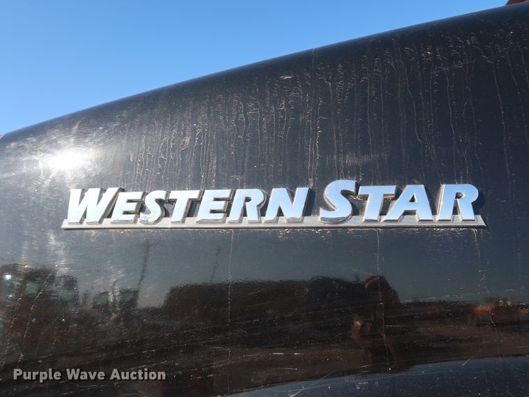 image for item GS9767 2013 Western Star 4900SB semi truck