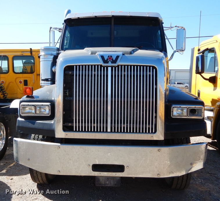 image for item GS9768 2013 Western Star 4900SB semi truck
