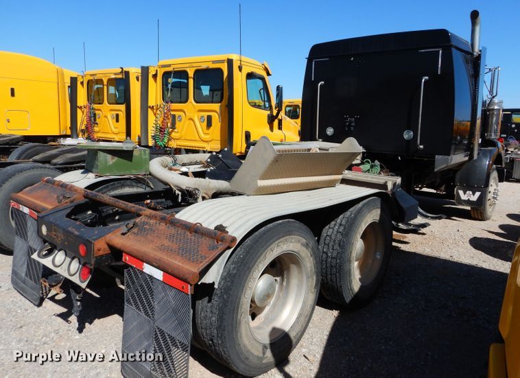 image for item GS9768 2013 Western Star 4900SB semi truck