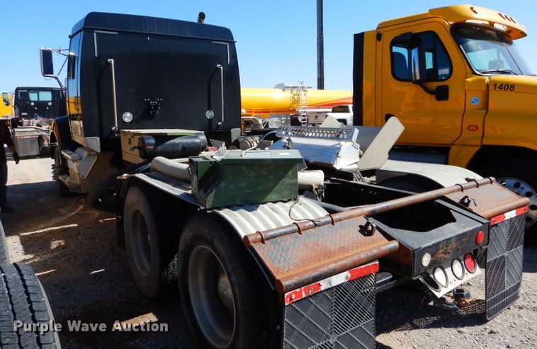 image for item GS9768 2013 Western Star 4900SB semi truck