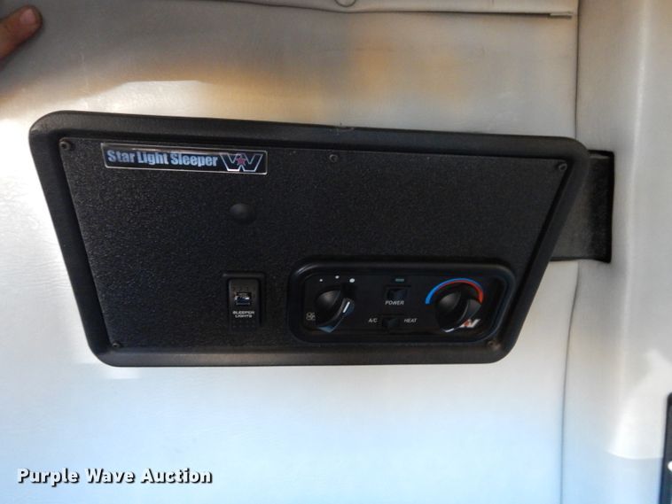 image for item GS9768 2013 Western Star 4900SB semi truck