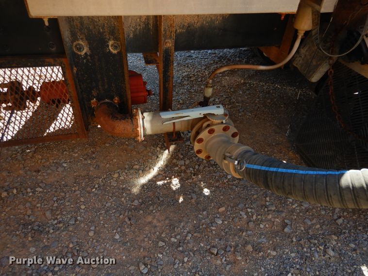 image for item GS9768 2013 Western Star 4900SB semi truck