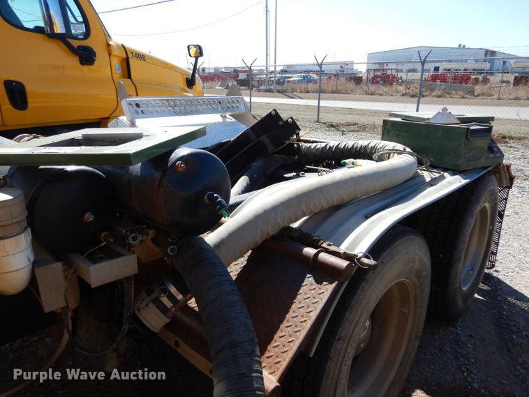 image for item GS9768 2013 Western Star 4900SB semi truck