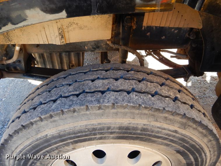 image for item GS9768 2013 Western Star 4900SB semi truck