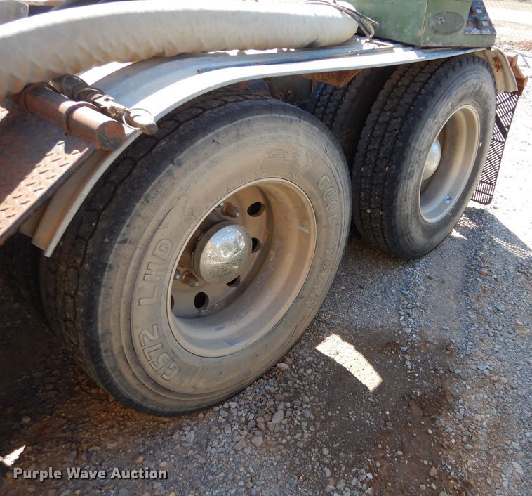 image for item GS9768 2013 Western Star 4900SB semi truck