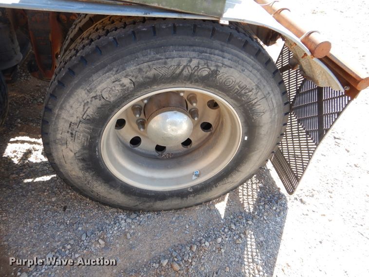 image for item GS9768 2013 Western Star 4900SB semi truck