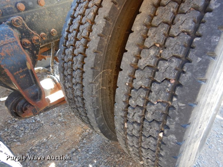 image for item GS9768 2013 Western Star 4900SB semi truck