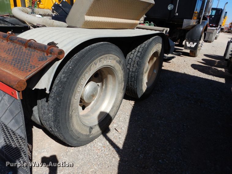 image for item GS9768 2013 Western Star 4900SB semi truck