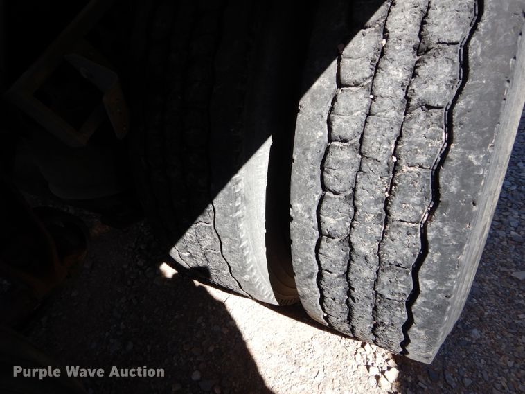 image for item GS9768 2013 Western Star 4900SB semi truck