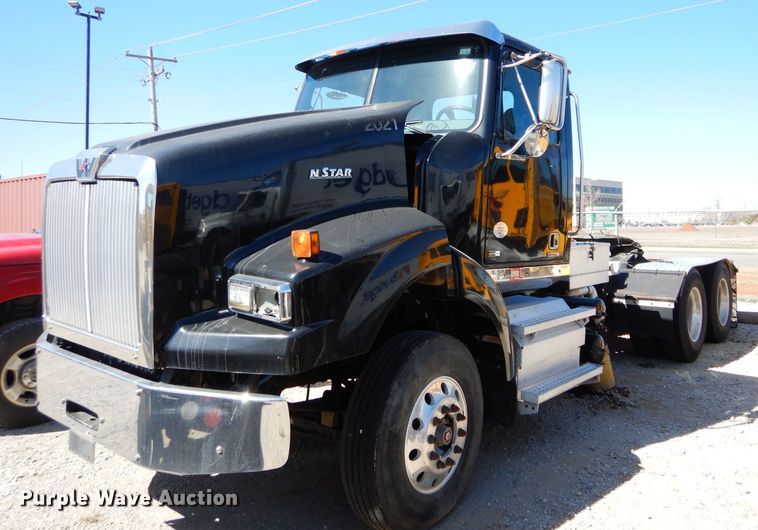 image for item GS9769 2013 Western Star 4900SB semi truck