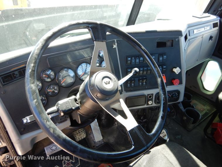 image for item GS9769 2013 Western Star 4900SB semi truck