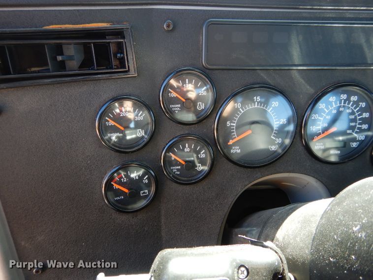 image for item GS9769 2013 Western Star 4900SB semi truck