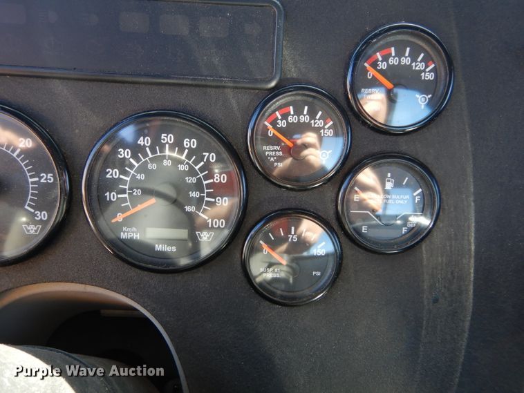 image for item GS9769 2013 Western Star 4900SB semi truck