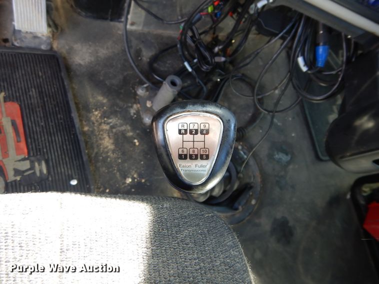 image for item GS9769 2013 Western Star 4900SB semi truck