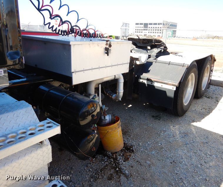 image for item GS9769 2013 Western Star 4900SB semi truck